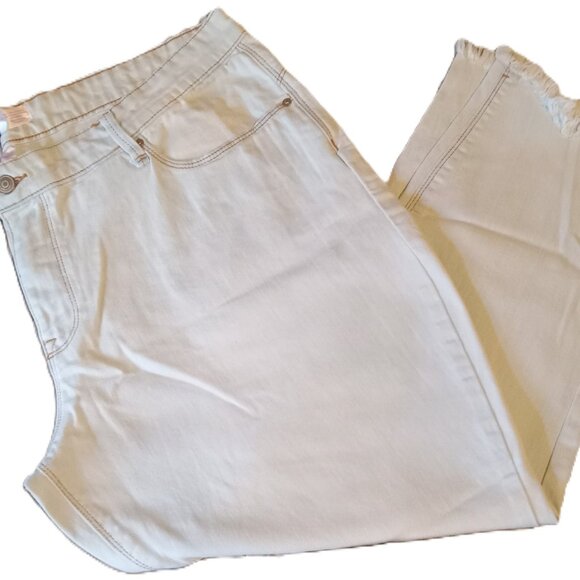 No Boundaries Plus Light Wash Frayed Ankle Jeans - Size 19 - NWOT - Picture 1 of 5